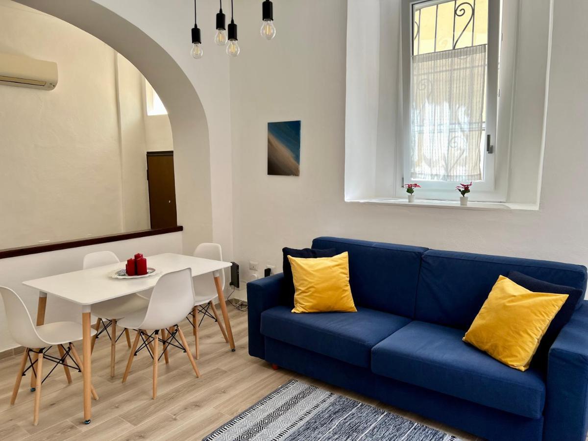 Apartament La Casa Di Ale Nel Centro Storico Di Cagliari Zewnętrze zdjęcie